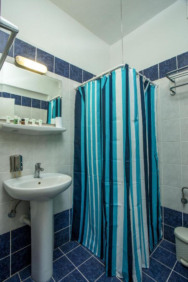 Rea Hotel Фалираки Екстериор снимка